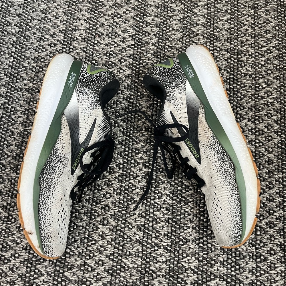 Brooks Ghost 15 Running Shoes Black White Green Gum Sole Sneakers US 7.5